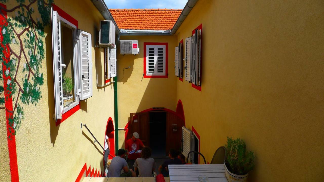 The Mellow Monkey Hostel Zadar Extérieur photo